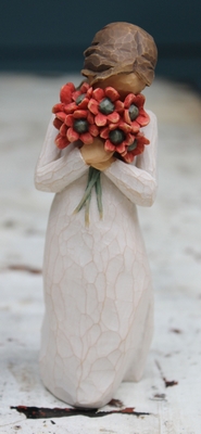 Surrounded by Love Figurine - 13cm Willow Tree - Surrounded by Love Figurine - 13cm Willow Tree