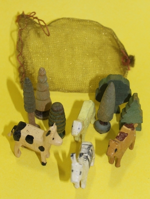 Wooden Play bag from Seiffen, Germany - Wooden Play bag from Seiffen, Germany