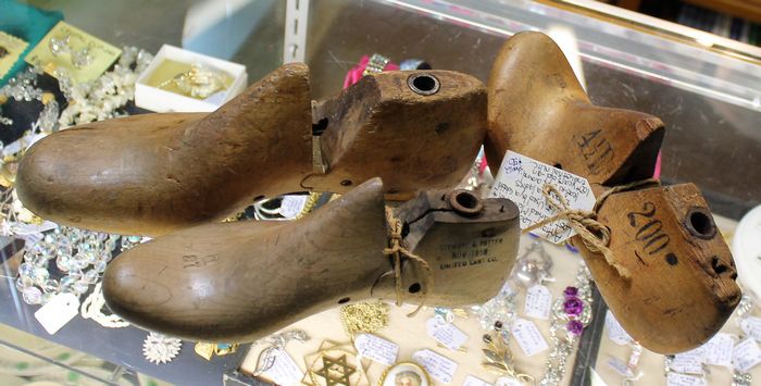 Shoe Last - Adult - morpeth antique centre hunter valley vintage shoe last wooden timber adult male female industrial relic cobbler leather