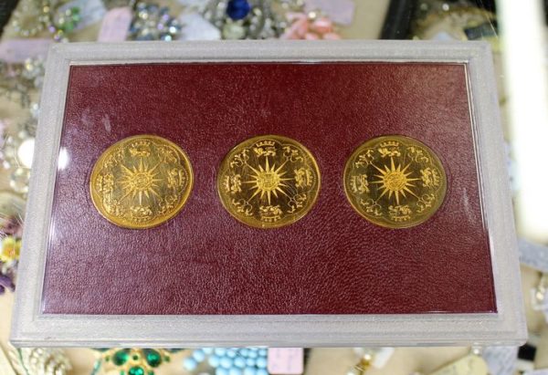 morpeth antique centre hunter valley shop three mandscoinsandbanknotes kings and queens trio medallion james i charles 1603 1685