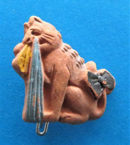 German Badge - Cat - morpeth antique centre hunter valley german third reich winter charity relief WHW winterhilfswerk campaign tinnie badges pottery cat