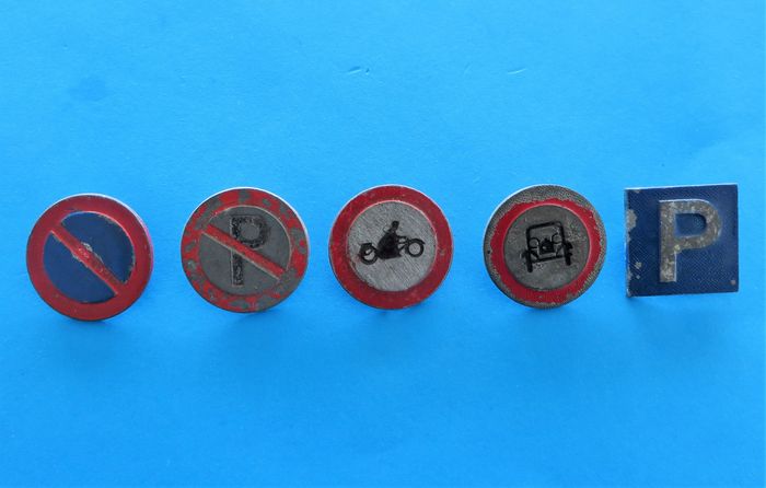 German Badge Set - Street Signs - morpeth antique centre hunter valley third reich germany whwwinter charity relief winterhilfswerk donation badge tinnie steeet parking signs metal