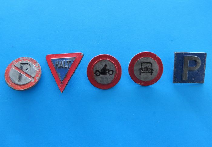 German Badge Set - Street Signs - morpeth antique centre hunter valley third reich germany whwwinter charity relief winterhilfswerk donation badge tinnie steeet parking signs metal