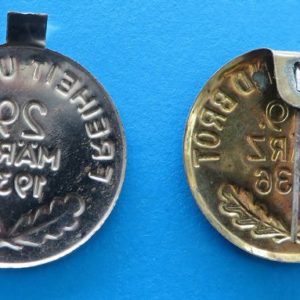 German Badge Duo – Freedom & Bread (damage)