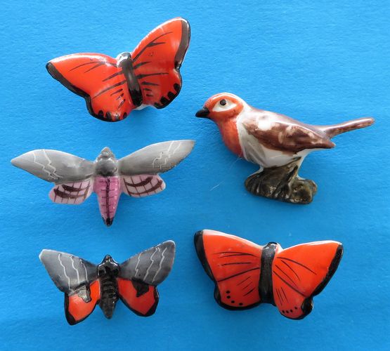 German Set of Badges - Butterflies - ceramic bird butterflies morpeth antique centre hunter valleywildflower german third reich winter charity relief badge amber baltic tinnie donation pin token plastic glass timber pottery metal
