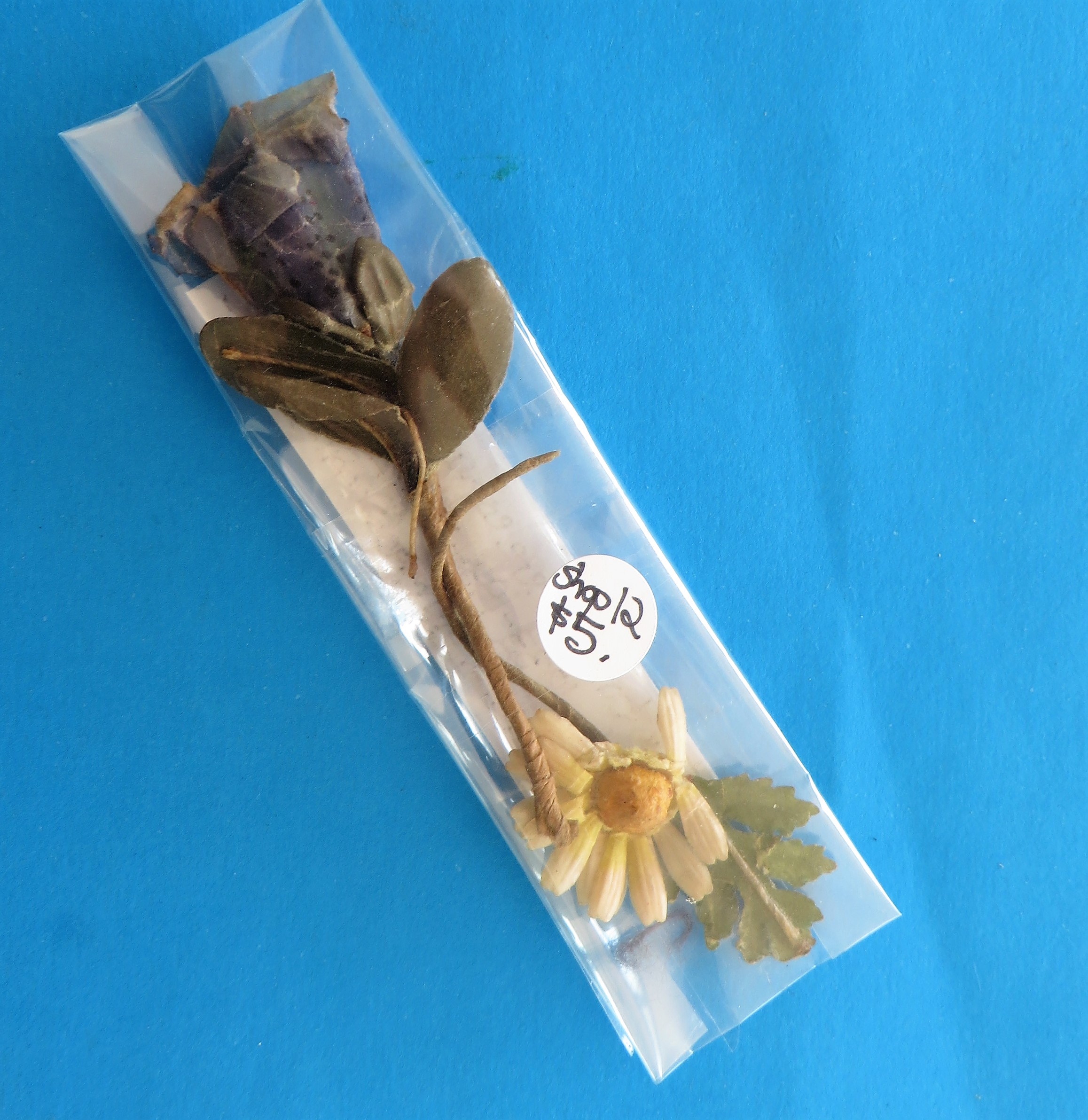 German Charity Flower Sprigs - morpeth antique centre hunter valley third reich german world war two winter charity relief badge pin baltic amber flowers propaganda WHW