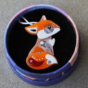 Erstwilder Mini Brooch – The Footloose Fox