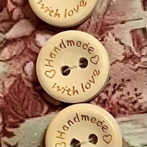 Handmade With Love Buttons x 6, NEW (code 097)