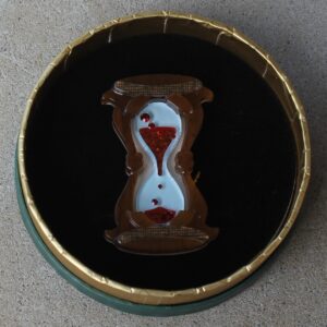 Erstwilder Brooch – Hourglass