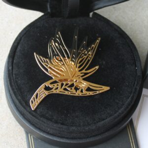 Erstwilder Pomander Brooch – Birds of a Feather (Strelitzia)