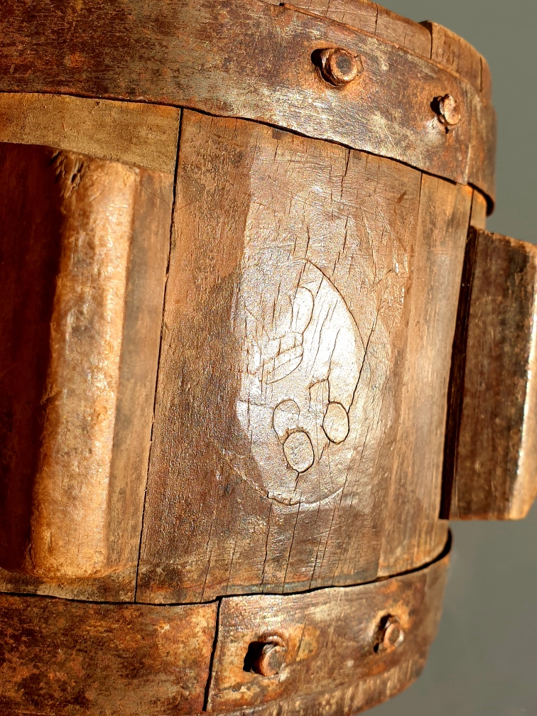 American Revolutionary War Canteen - morpeth antique centre hunter valley american war of independence revolutionary water canteen wooden metal timber greek bunker hill english infantry 63 circa 1776 loyalist militaria nautical industrial