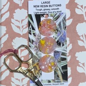 New Resin Buttons x 3 (code 715)