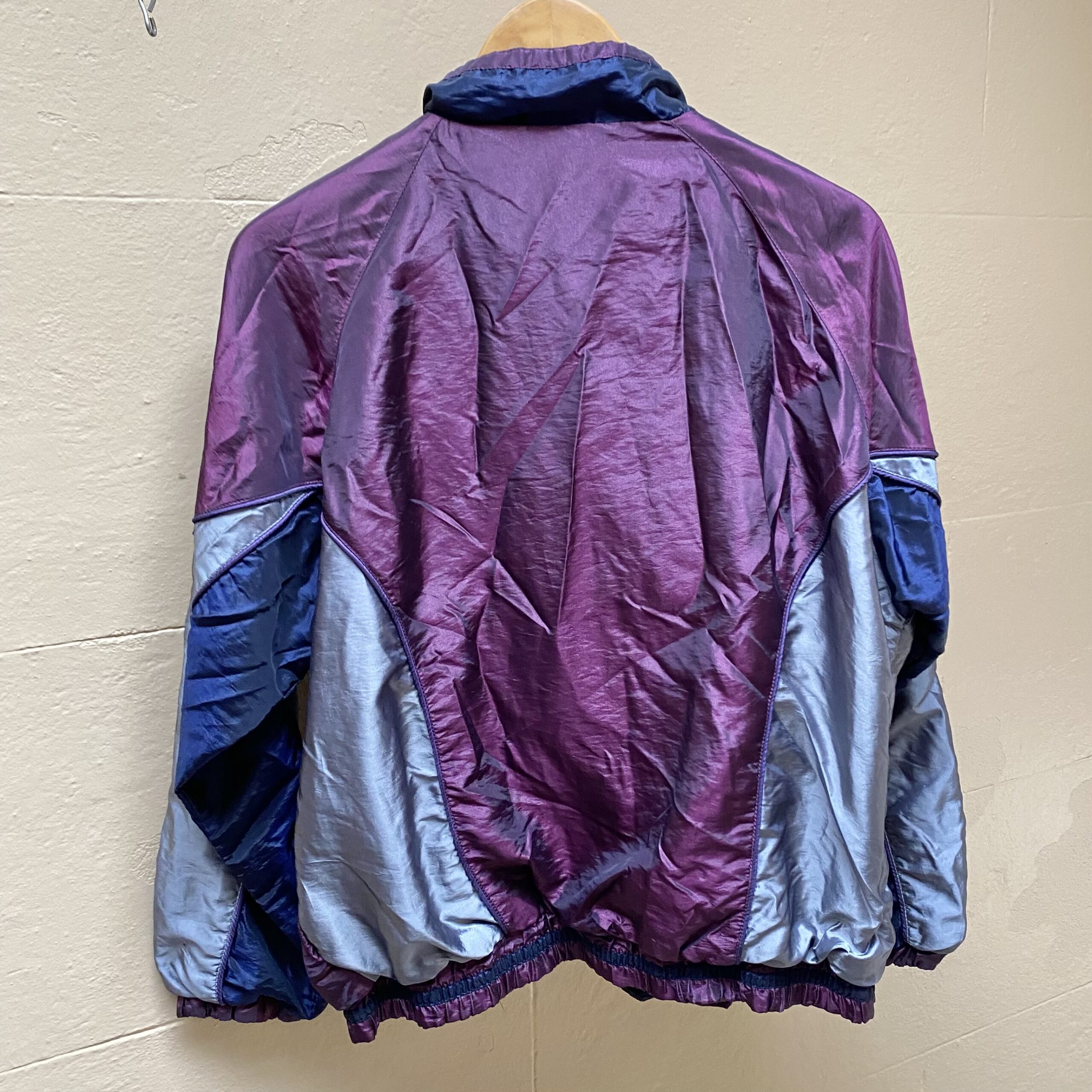 Vintage R & R Sports Jacket - hunter region campbells store morpeth hunter valley coastal beach towel retro vintage dickies clothing fashion hat bright colourful reuse upcycle shop 50 phylum coat faux fur size 16 fashion