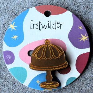 Erstwilder Brooch – Cake Stand Gold