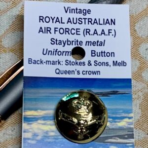 Royal Australian Airforce Uniform button (code 744)