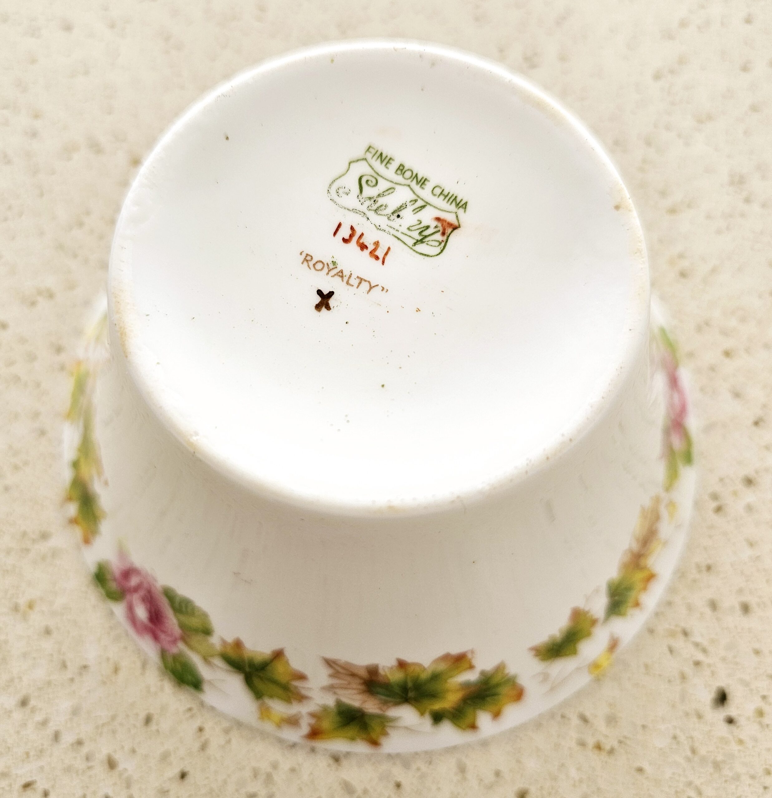 Shelley Bowl 1920's - morpeth antique centre hunter valley region shelly dainty royalty cup saucer plate trio roses and grape vine ivy leaves leaf maple bowl open sugar