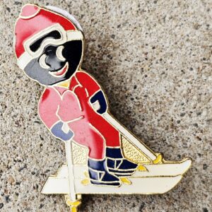 Brooch – Robertson Golly Skiing