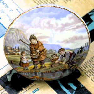 Prattware Pot Lid – Shrimpers