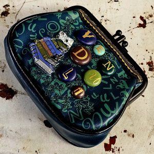 Vendula Clip Coin Purse – The Bookbinders