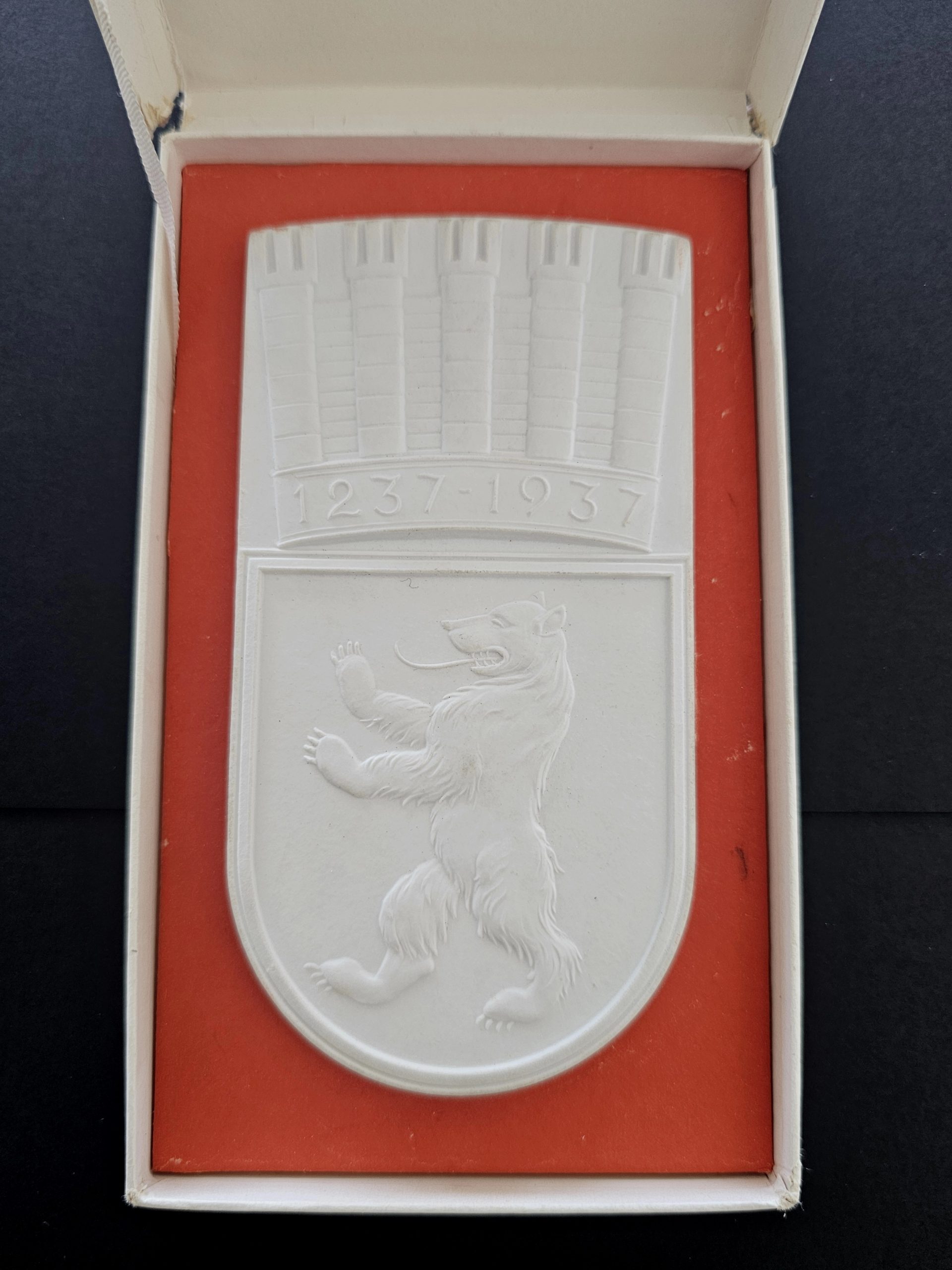 Porcelain Plaque & Book - Berlin 700 Year Anniversary - morpeth antique centre hunter valley region porcelain berlin bear coat of arms plaque commemorative seven hundred 700 years 1237 1937 790 anniversary third reich german city olympics summer winter