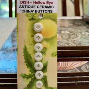 Dish hollow eye, 7 china buttons (code 005)