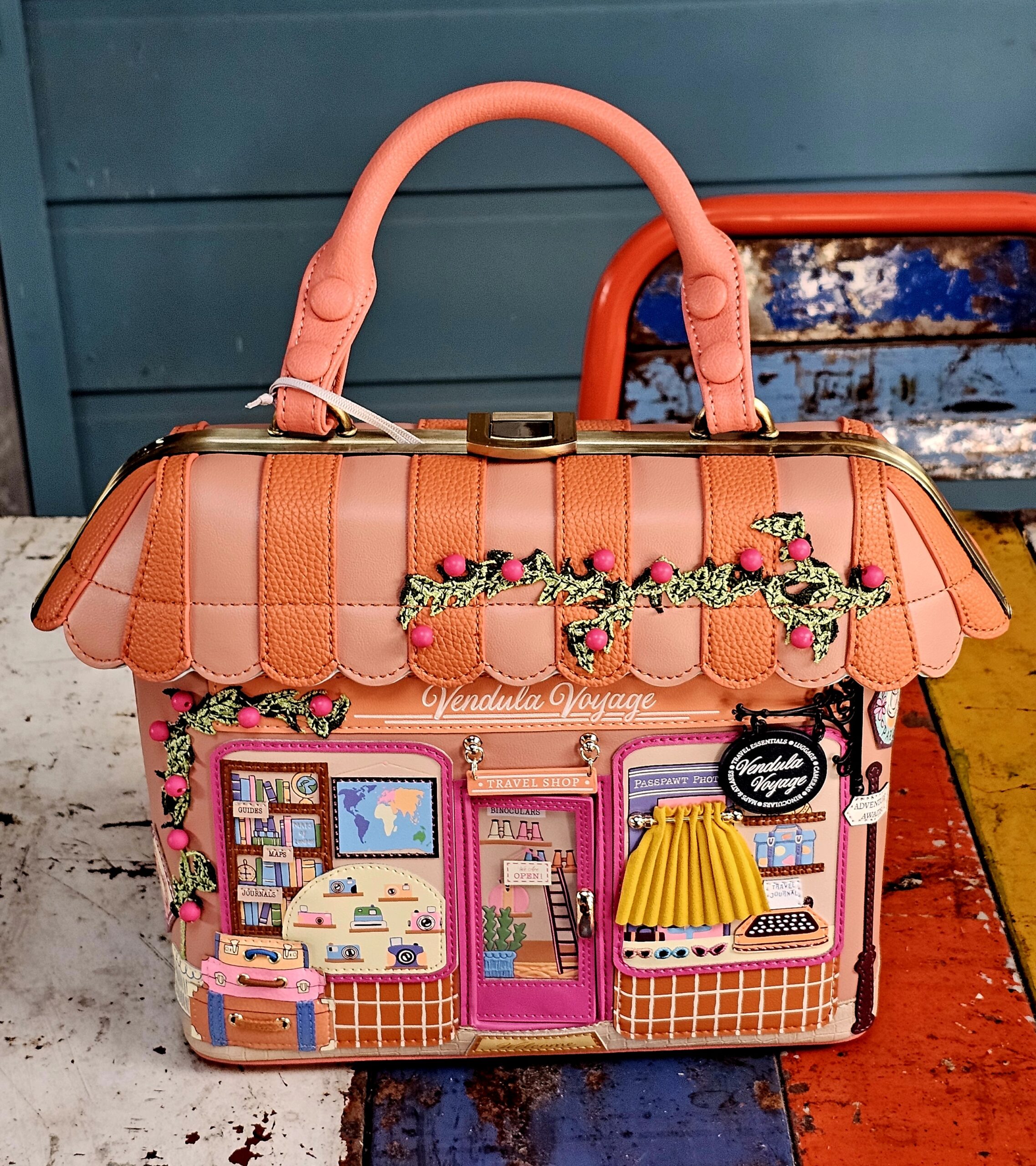 Vendula Grab Bag - Voyage Travel Shop - morpeth antique centre hunter valley region vendula london collectable grab grace phone pouch kate card coin zip wallet purse handbag florist flower posies patisseries shop store travel shop store