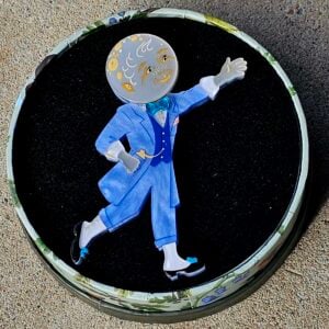 Erstwilder Brooch – Moonface
