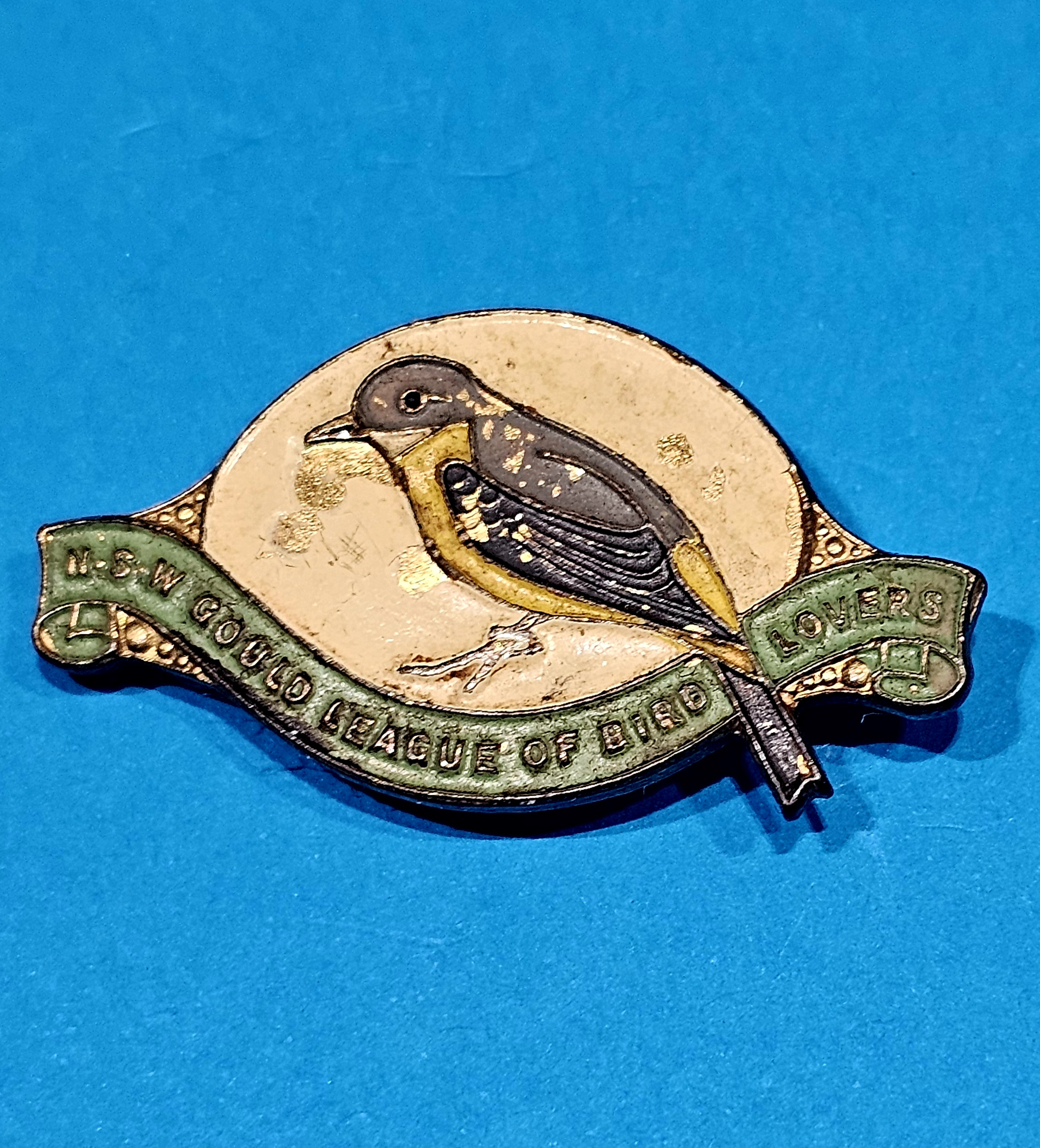 NSW Gould League Badge 1949 - morpeth antique centre hunter valley region nsw gould league bird lovers badge 1949 yellow breasted robin