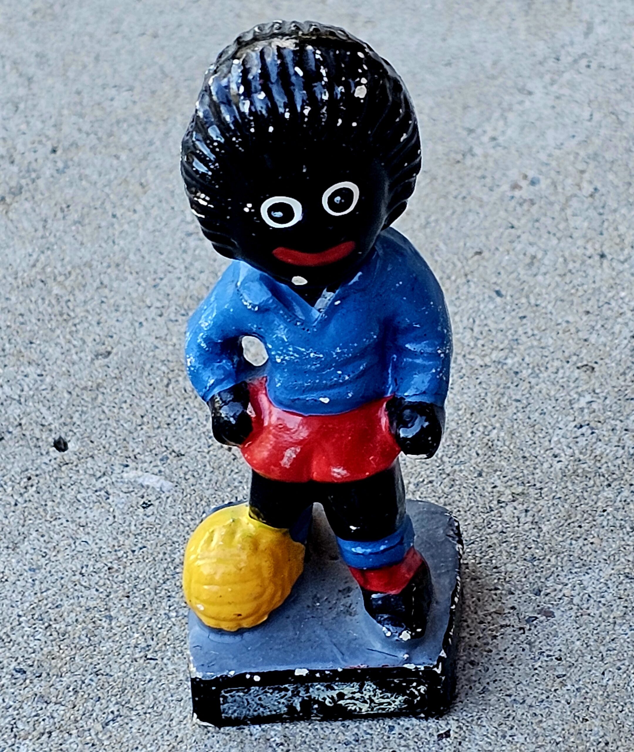 Robertson Golly Footballer Number Six - Robertson Golly Footballer Number Six