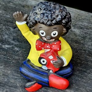 Golly Figurine – Red Car
