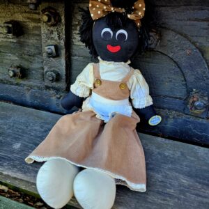 Golli Girl – Bessie