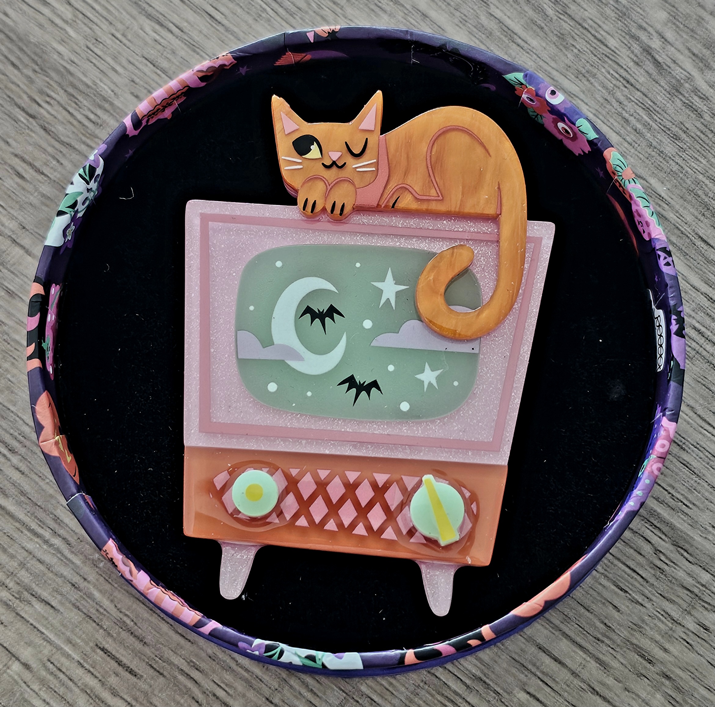 Erstwilder Brooch - Retro Static - morpeth antique centre hunter valley region erstwilder collectable earrings necklace halloween midnight mischief spooky brooch mini out of the shadows retro static television cat