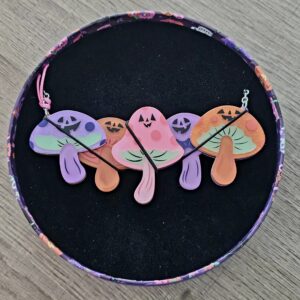 Erstwilder Necklace – Out of the Shadows