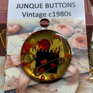 Junque Button x 1 (code 537)