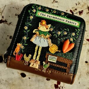 Vendula Square Wallet – Farmhouse Pantry
